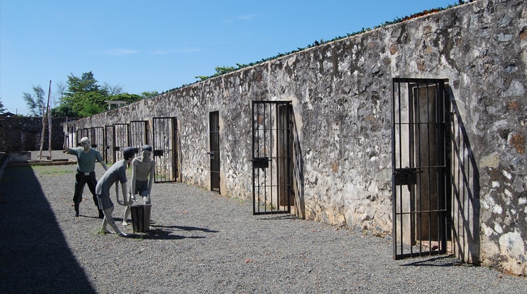 SOME OLD ATTRACTIVE PRISONS FOR VISITING IN VIETNAM
